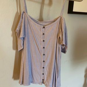 4/$ 12 or $5 each! American Eagle Soft and Sexy Blue and White Shirt!